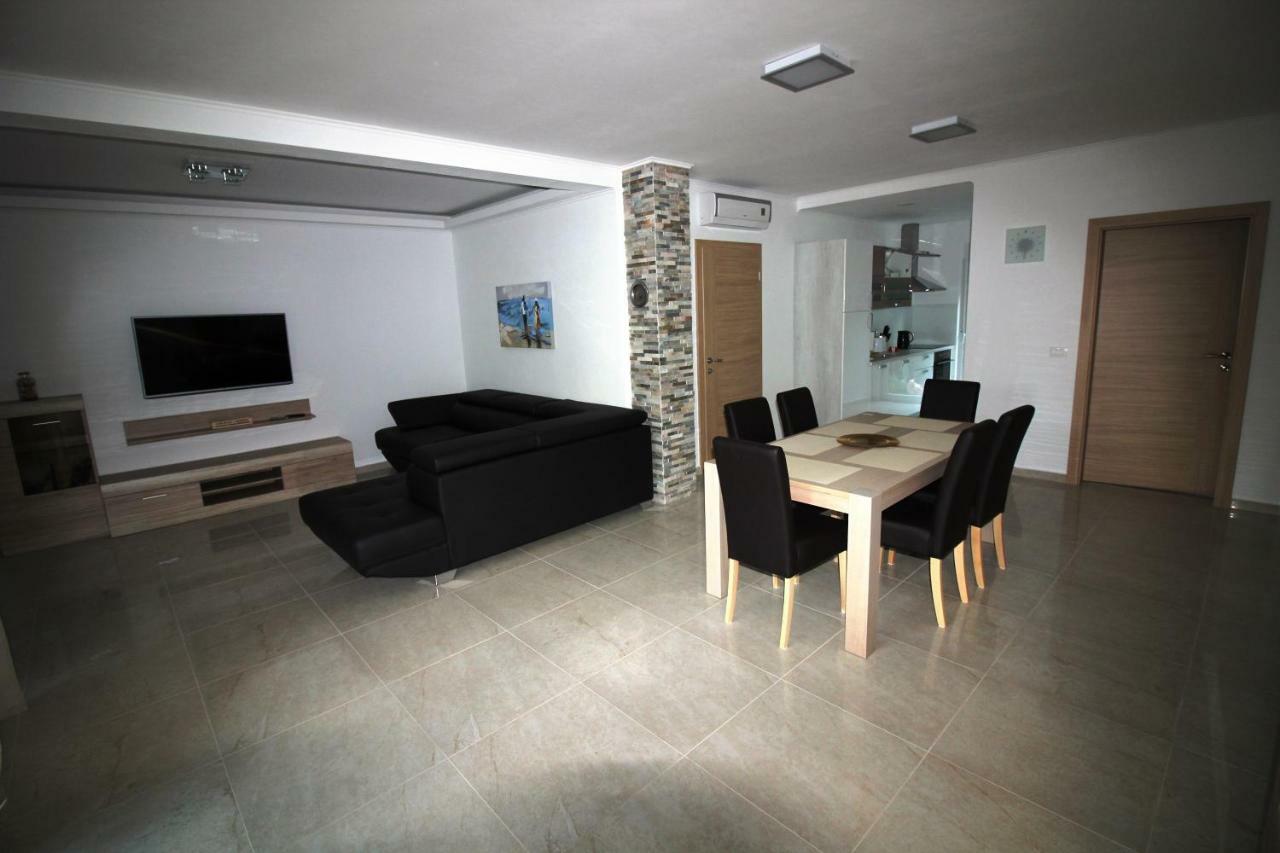 Apartment אומאג מראה חיצוני תמונה